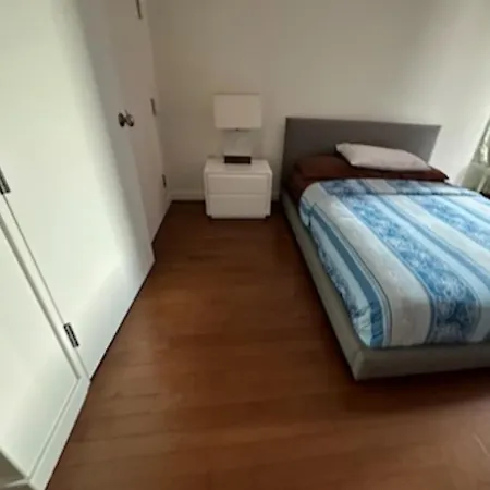 Heart Of Time Square Bed and Breakfast